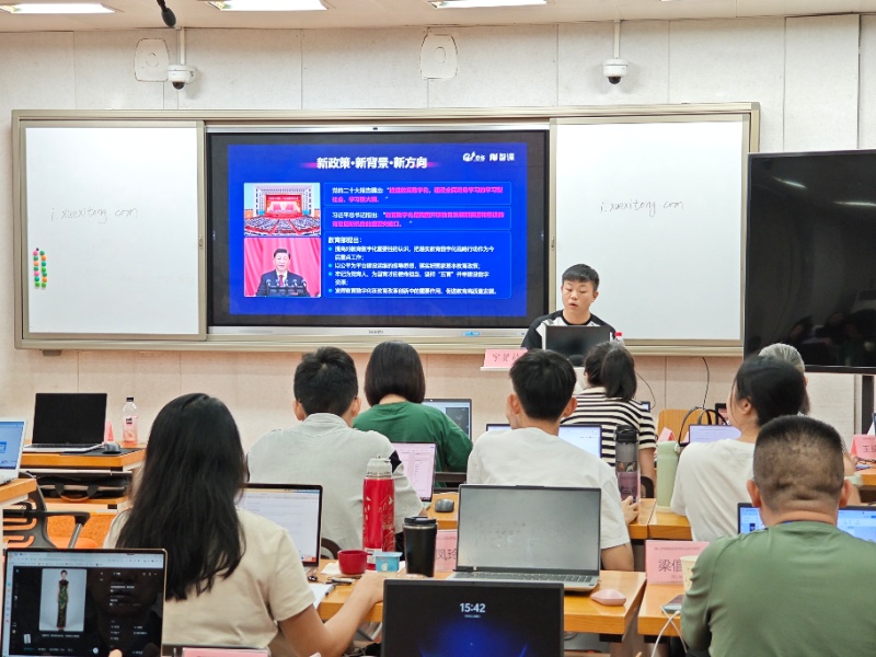 賢禎-國培_resized.jpg 賢禎-國培_resized.jpg